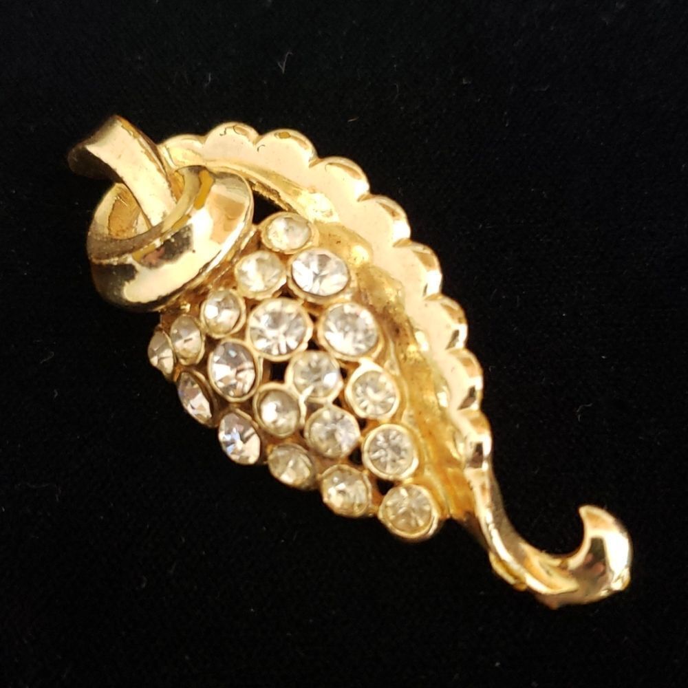 VNTG Goldtone White Rhinestone Grape Brooch